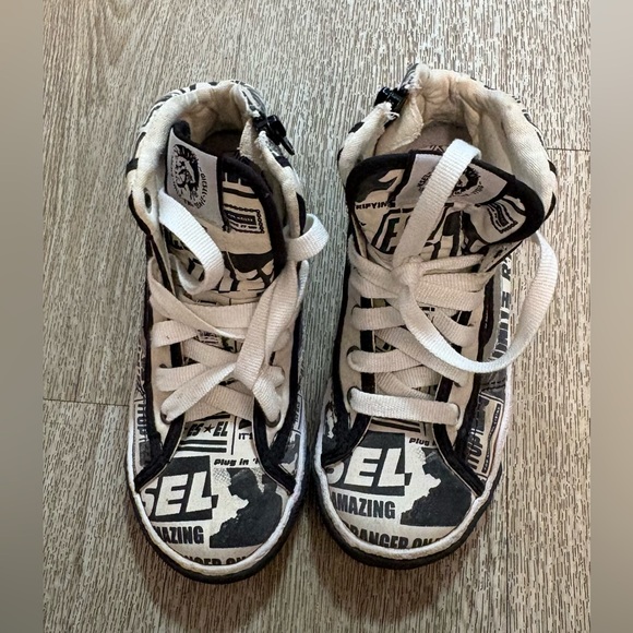 DIESEL KIDS NEWSPAPER PRINT HIGHTOP SNEAKERS SIZE 12.5 - Picture 2 of 10